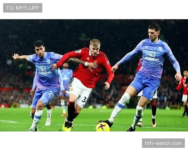 利物浦逆转曼联，英超争冠悬念再起