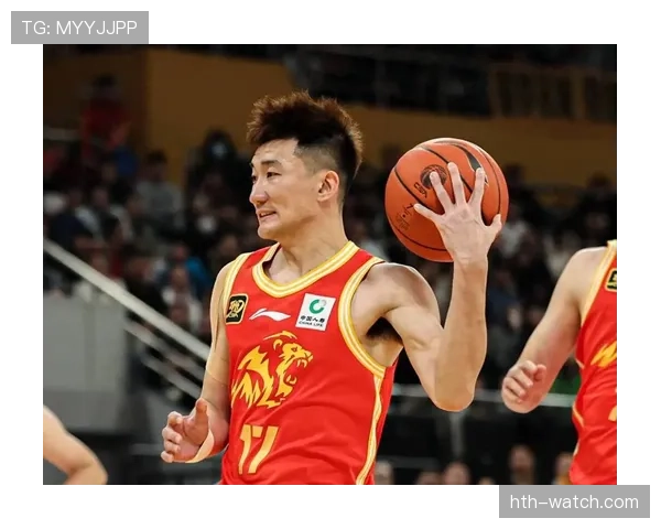 孙铭徽比赛间隙居然带着助理逛街买包，我都快认不出篮球场上的那个拼命三郎了