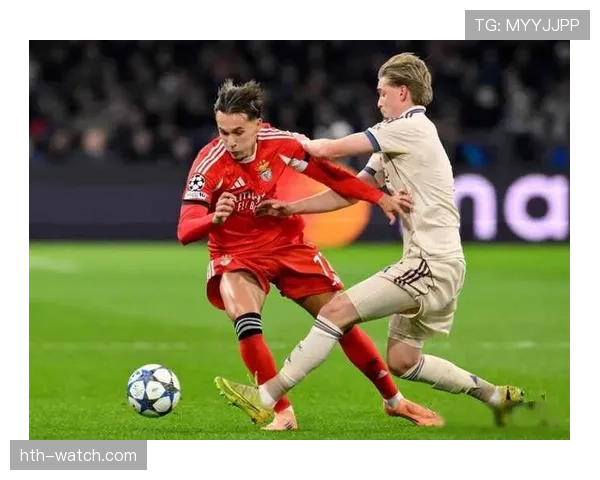 阿贾克斯关键比赛表现不佳问题，持续影响球队赛季竞争走势与格局变化